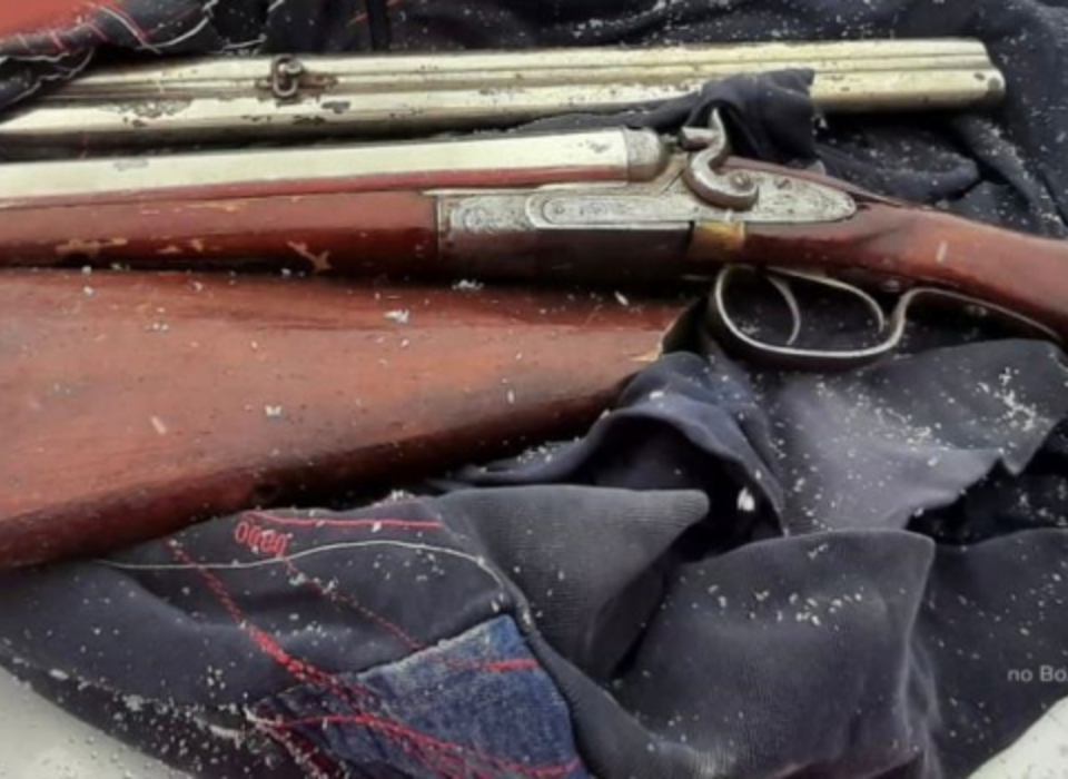 Житель Волгоградской области нашел на свалке ружье и стал бродить с ним по поселку