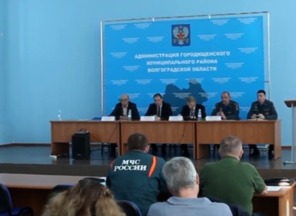 Сотрудники МЧС под Волгоградом разъяснили основные требования пожарной безопасности