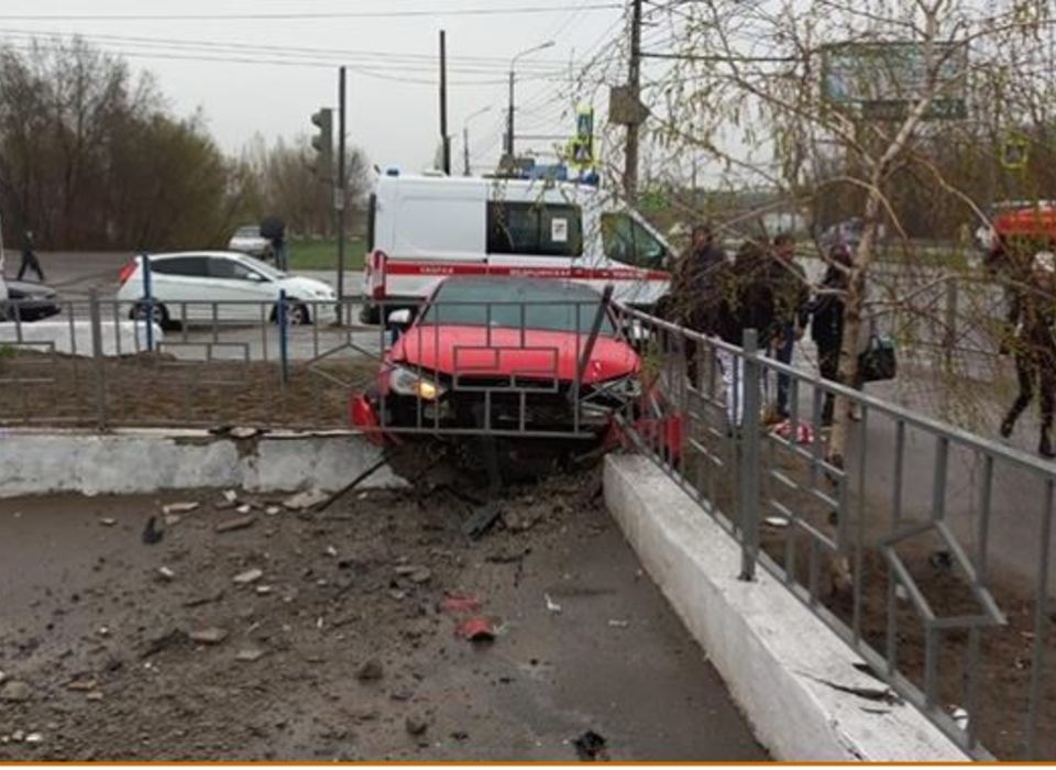 Попавшая под колёса Audi 54-летняя волгоградка попала в реанимацию