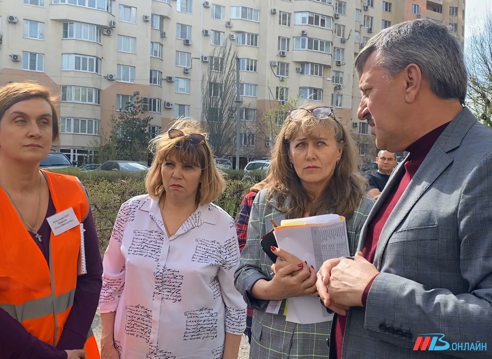 Глава Волгограда Владимир Марченко встретился с жителями ДНР и ЛНР