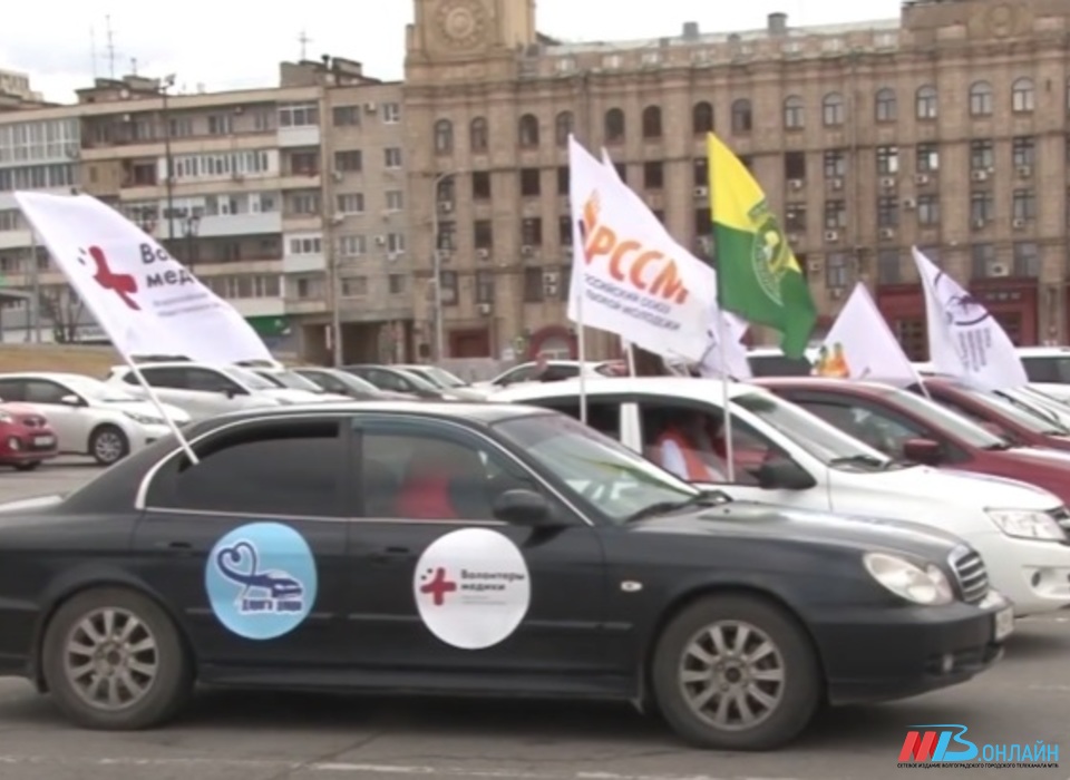 «Дорога добра»: пять гигантов добровольческого движения Волгограда выехали во Фролово
