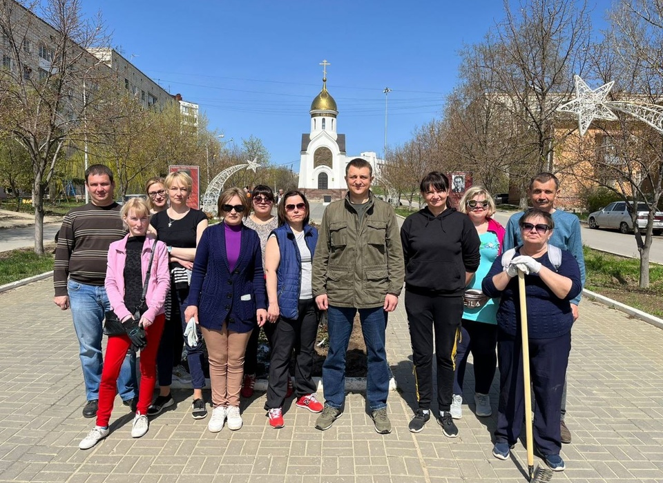 Депутат Госдумы вышел на субботник в Волгограде
