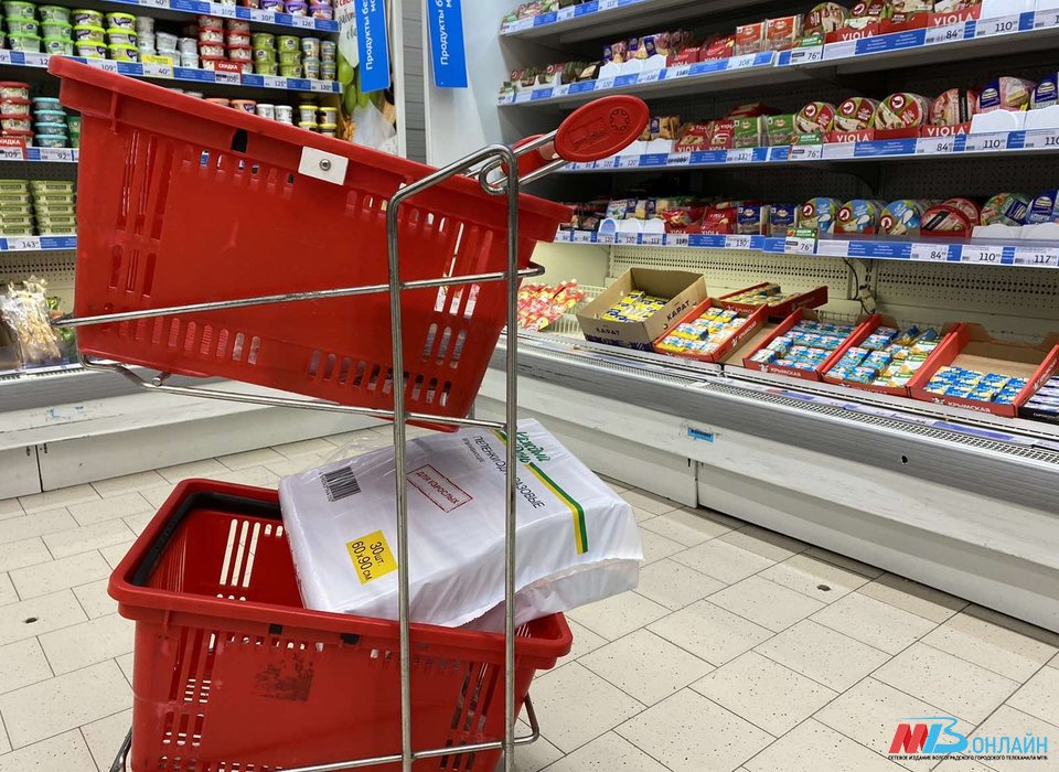 В магазинах Волгоградской области упала цена на капусту, помидоры и свинину