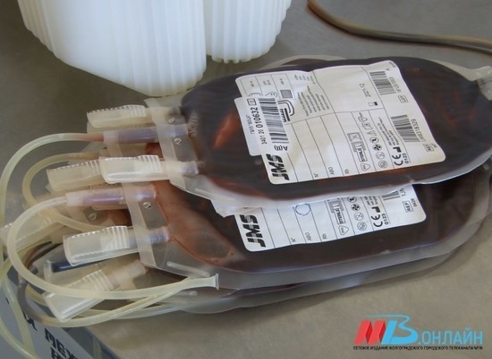 Волгоградские спасатели стали участниками акции по сдаче крови