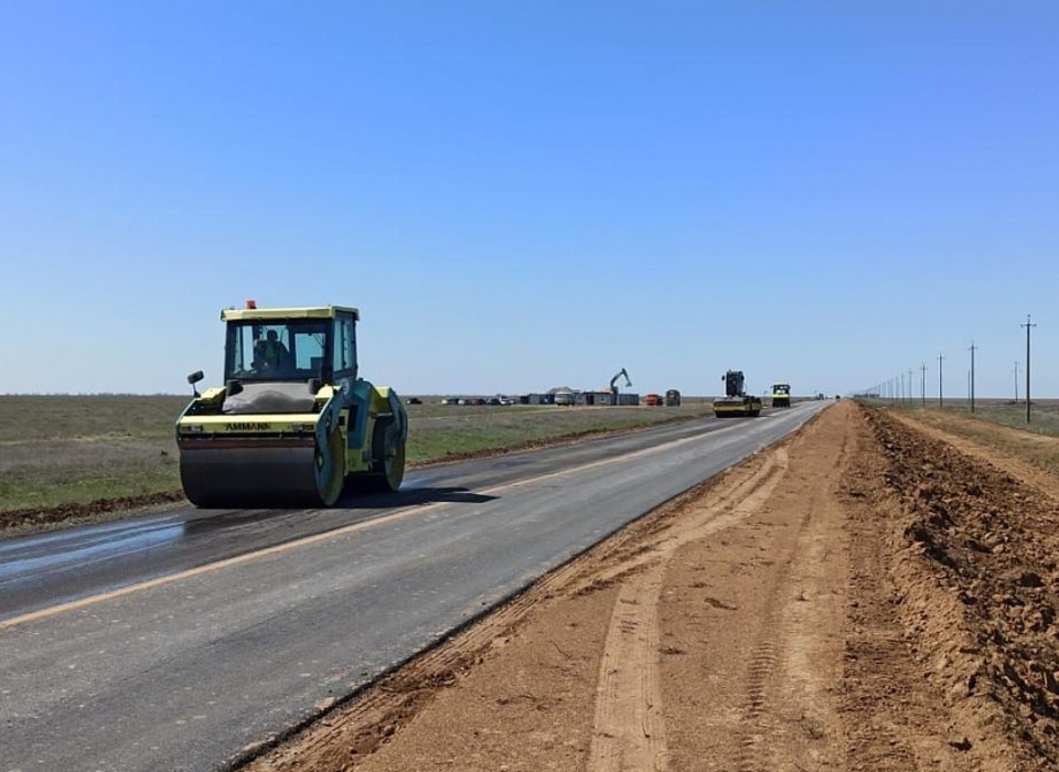 В Волгоградской области ремонтируют 13-километровый участок автотрассы