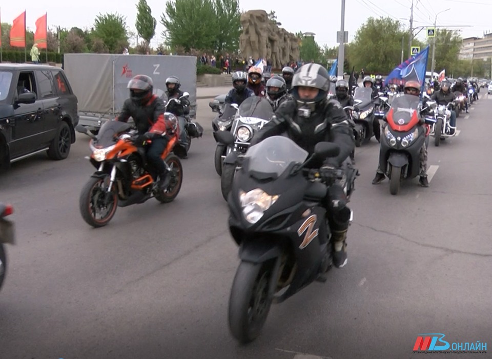 Более сотни байкеров приехали в Волгоград с мотомаршем «Дороги Победы»