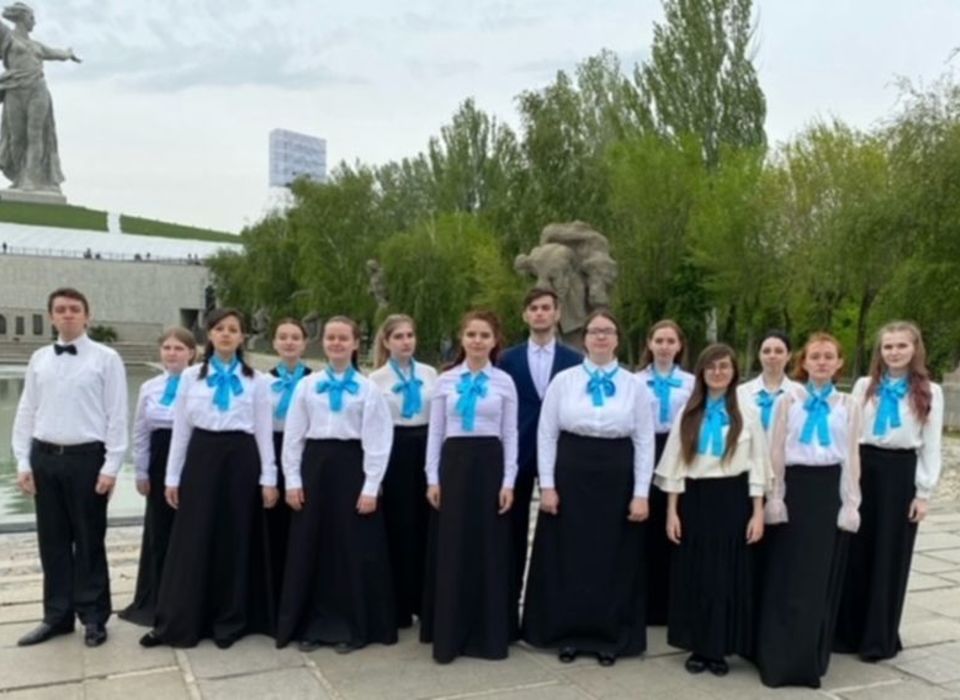 Волгоградские студенты приняли участие во всероссийской хоровой акции «Вечный огонь»