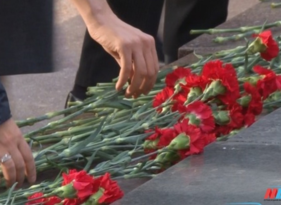 Во Фролово простились с погибшим на Украине 28-летним сержантом