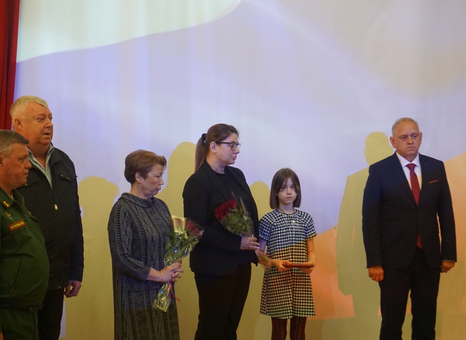 В Волгоградской области семье погибшего на Украине Сергея Аверьянова передали награду