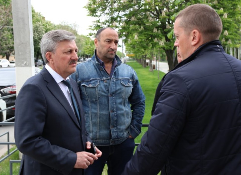 Владимир Марченко оценил благоустройство бульвара по Титова в Волгограде