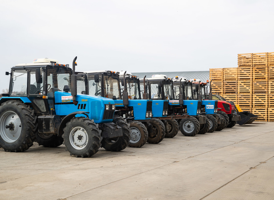 Более 500 тракторов и комбайнов закупили аграрии в Волгоградской области