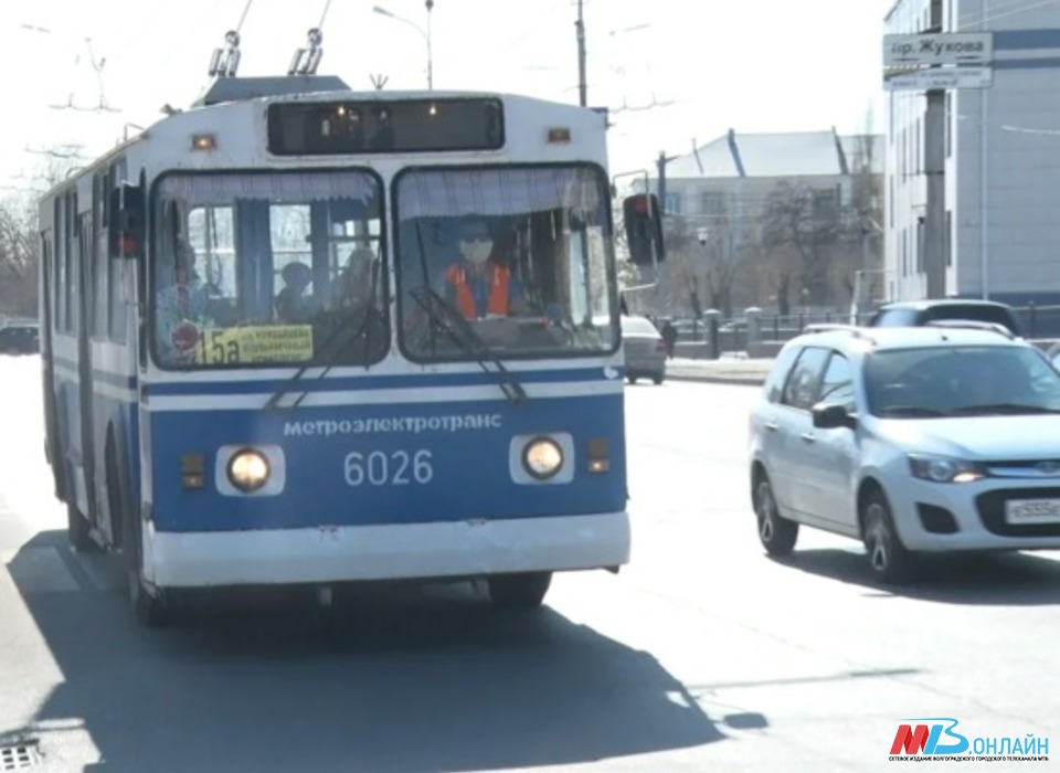 В Волгограде троллейбус №15а из-за ливня курсирует по изменённому маршруту