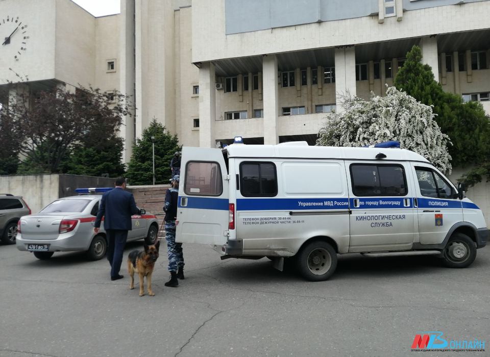 Студентов и преподавателей ВолГУ эвакуировали из-за угрозы взрыва