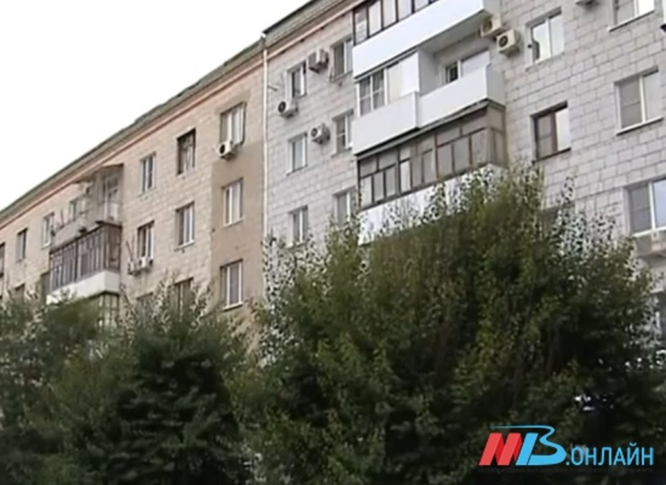 Под Волгоградом скончалась женщина, выпавшая с 4 этажа