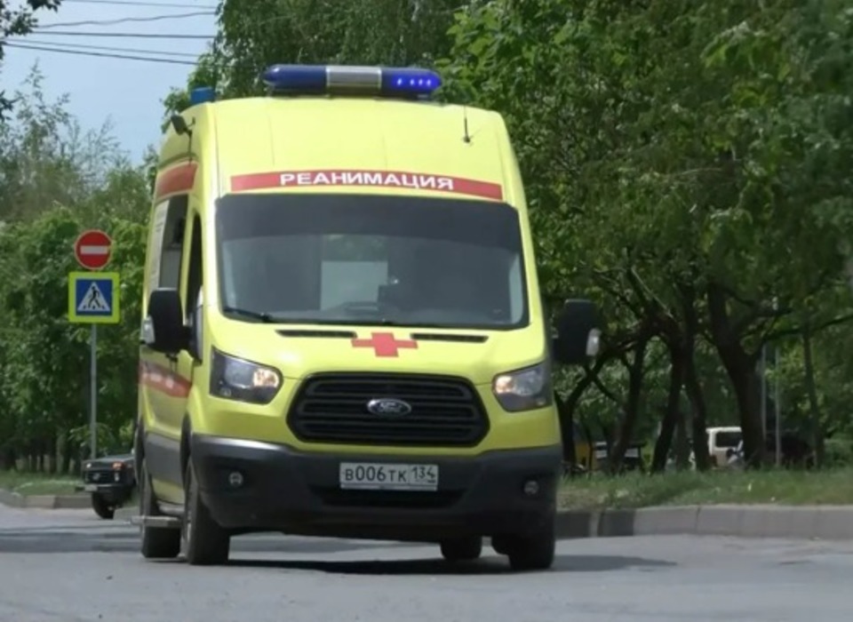 В Волгоградской области из окна выпал 11-летний подросток