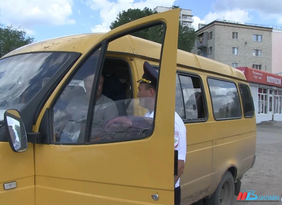Волгоградским водителям с судимостью запретят работать в такси и в общественном транспорте