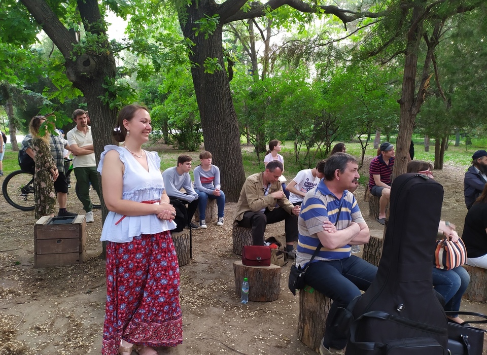 Поэтические чтения «На пеньках» пройдут в Комсомольском саду Волгограда 17 июня