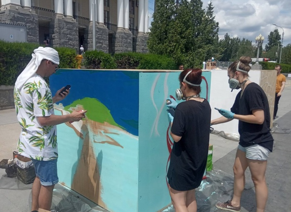 В Волгограде в рамках феста  #ТриЧетыре создадут 20 картин в стиле граффити