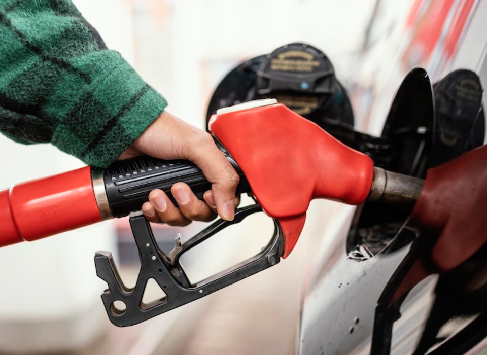 В Волгограде незначительно упали цены на бензин