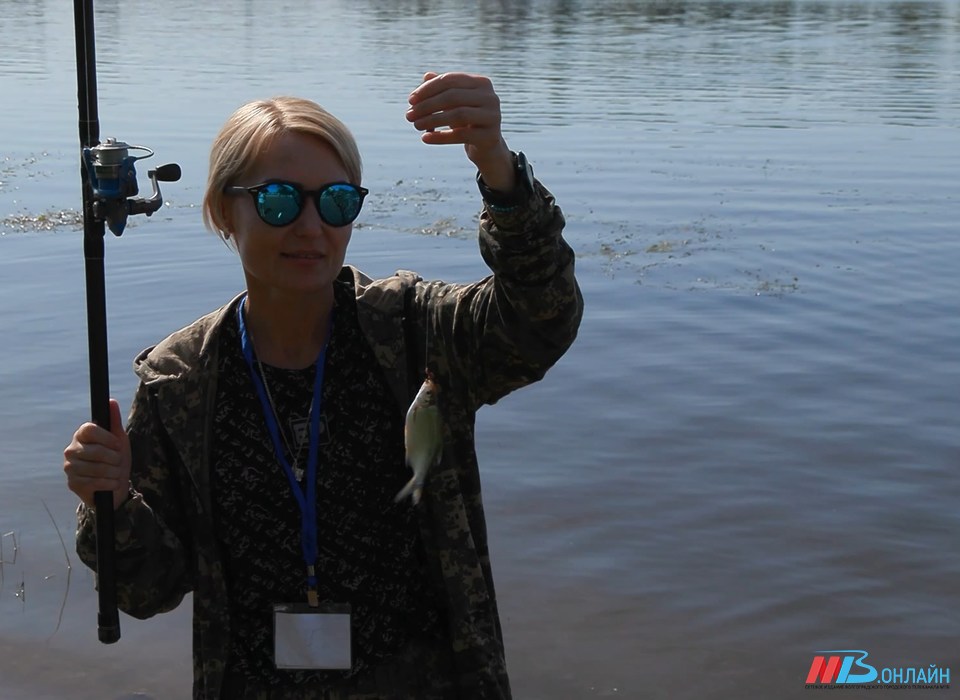 Многодетная мама стала «Самой клевой рыбачкой» в чемпионате по рыбной ловле в Волгоградской области