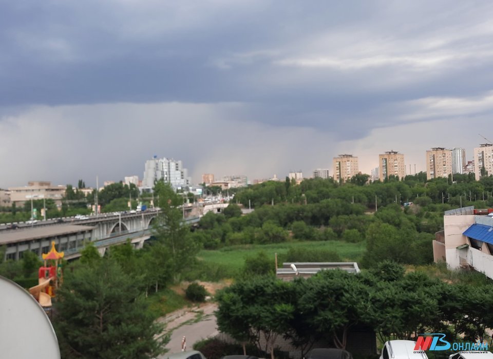 МЧС предупреждает о сильных дождях с грозами в ночь на 14 июля в Волгоградской области