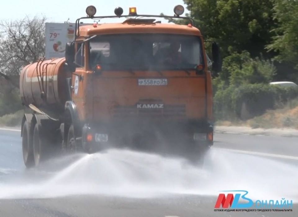 В Волгограде проведут влажную уборку дорожного покрытия