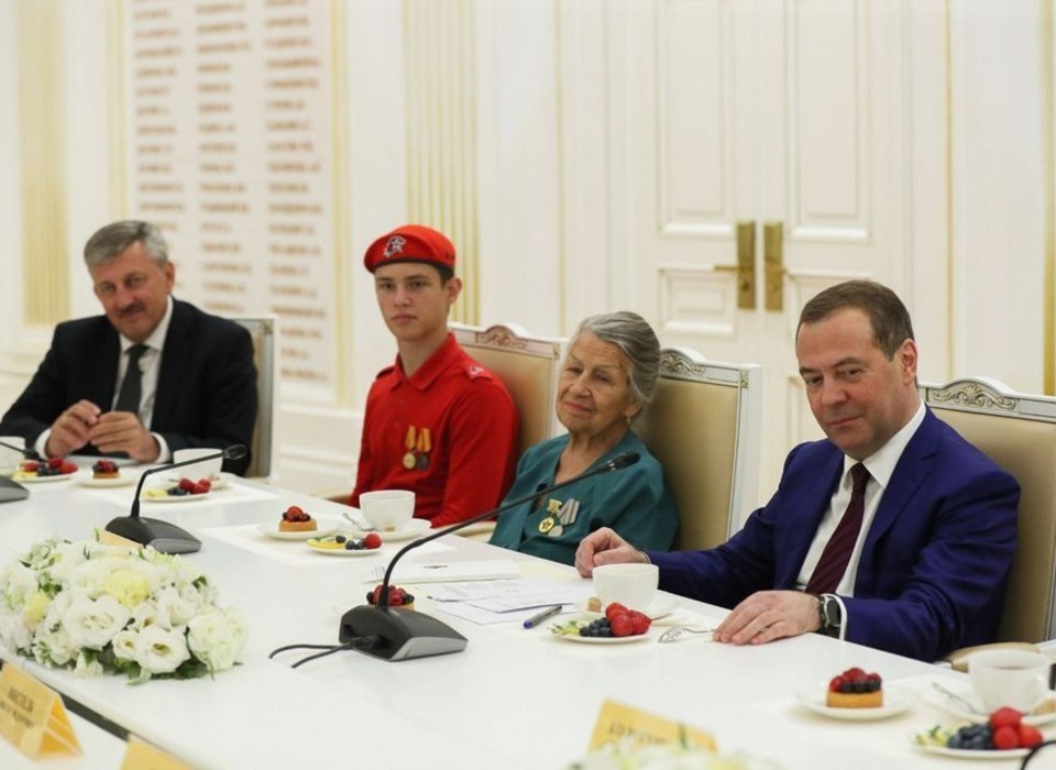 Дмитрий Медведев процитировал в Telegram волгоградского ветерана