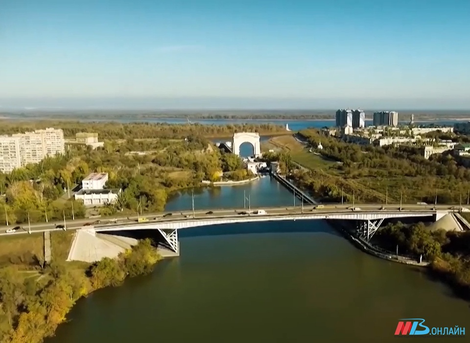 На юге Волгограда восстановили 4 тысячи квадратных метров асфальта