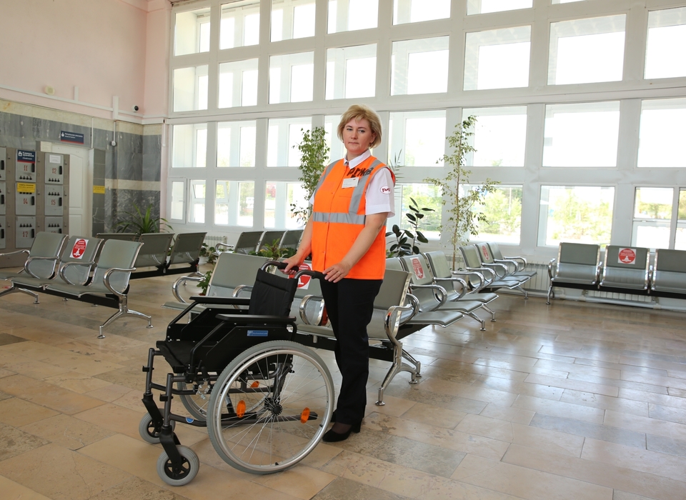 В Волгограде свыше 4,3 тыс. маломобильных граждан воспользовались услугами сопровождения на вокзалах ПривЖД в январе-июне