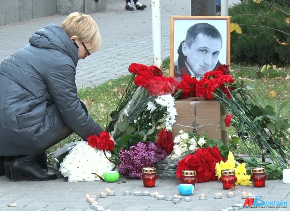 Суд в Волгограде отложил рассмотрение апелляции по делу об убийстве Романа Гребенюка