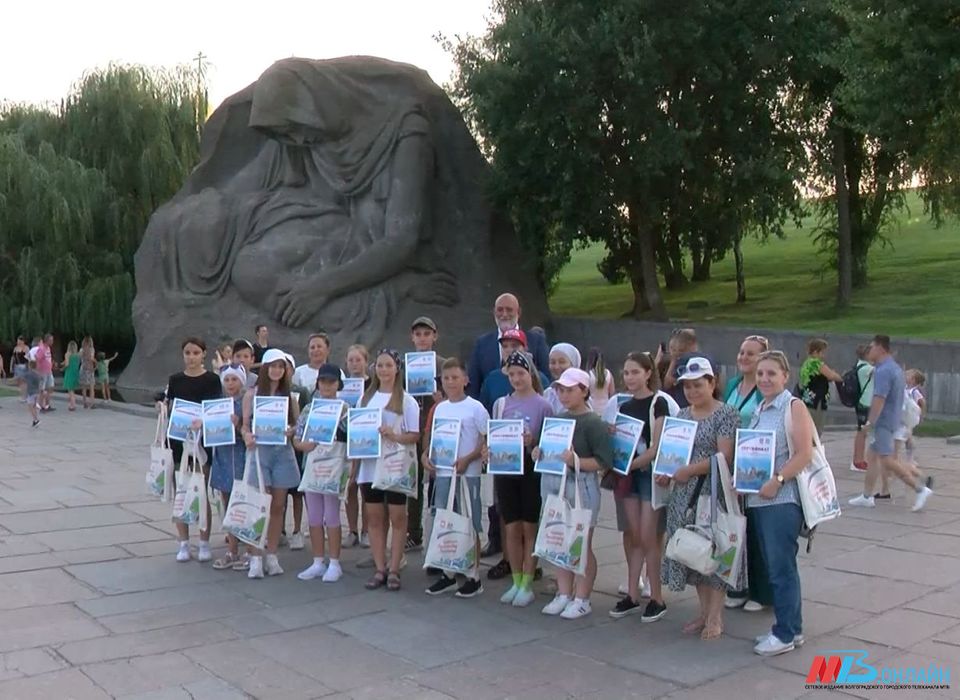«Как будто находишься в роковых сороковых»: школьники из Татарстана знакомятся с военной историей Волгограда