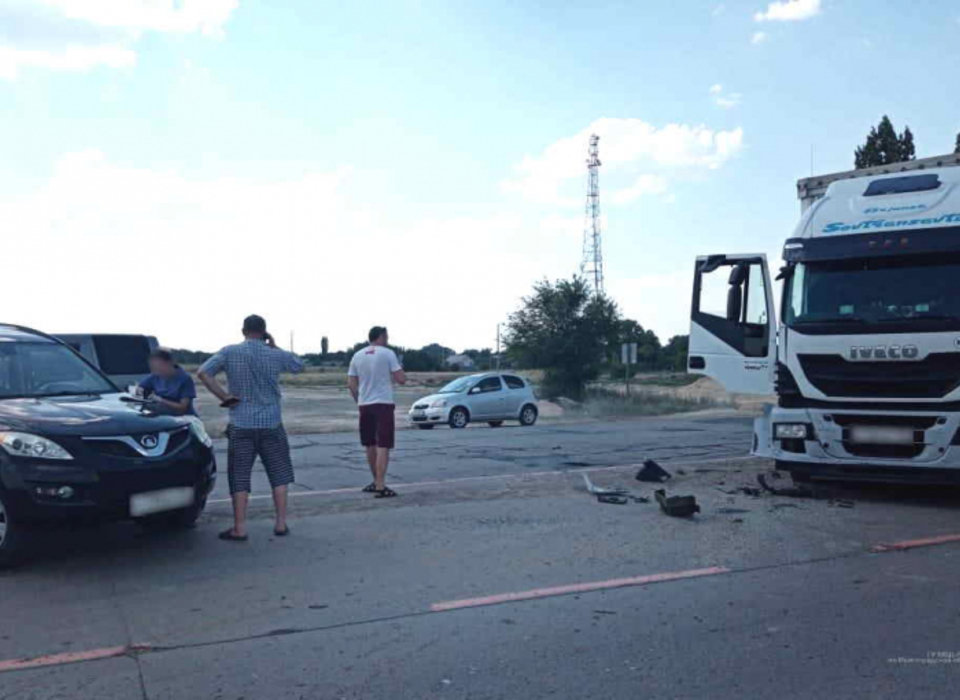 69-летний водитель получил различные травмы в ДТП под Волгоградом