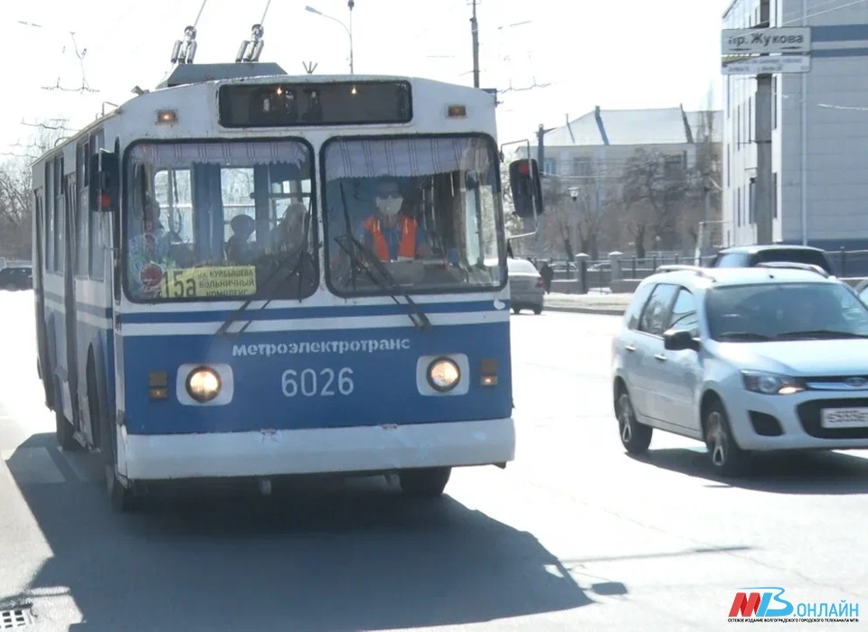 В Волгограде дебошира на сутки арестовали за мат и попытку драки в троллейбусе