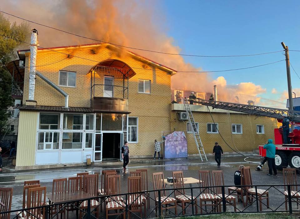 В Волгоградской области загорелась гостиница «Тамара»