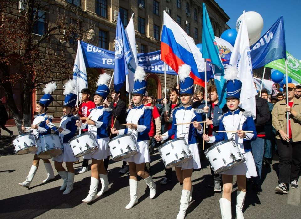 В Волгограде прошел парад студентов-первокурсников