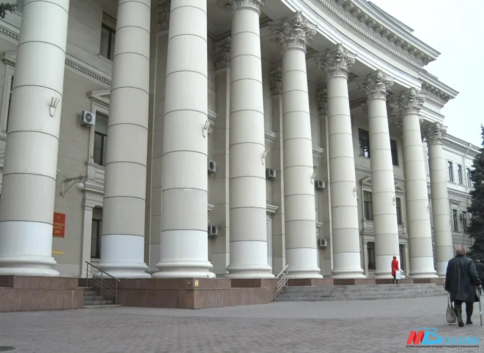 Двоих экс-депутатов Волгоградской облдумы наградят за вклад в развитие законодательства