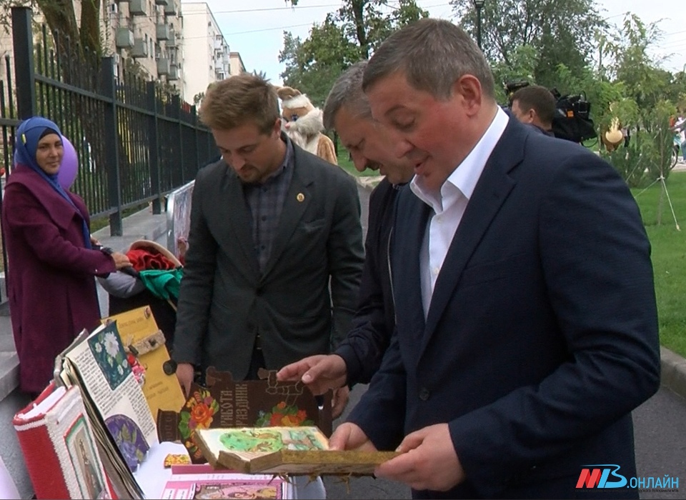 В Волгограде официально открыли благоустроенный бульвар на проспекте Жукова