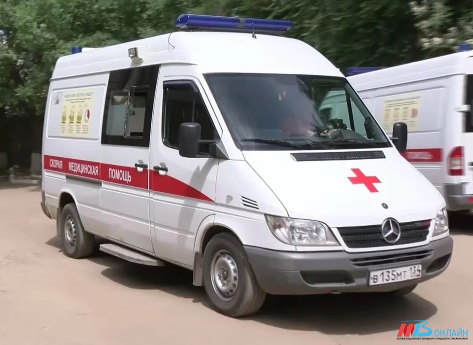В Волгоградской области при столкновении иномарок пострадали 7 человек