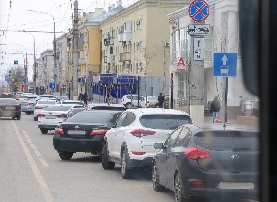 Мобильная спецтехника начнет фиксировать нарушения правил парковки в Волгограде