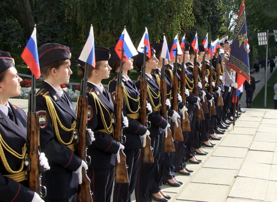 254 курсанта МВД приняли присягу на Мамаевом кургане в Волгограде