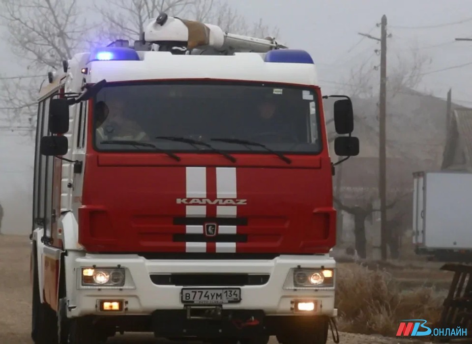 В Волгоградской области ночью из-за короткого замыкания сгорел павильон