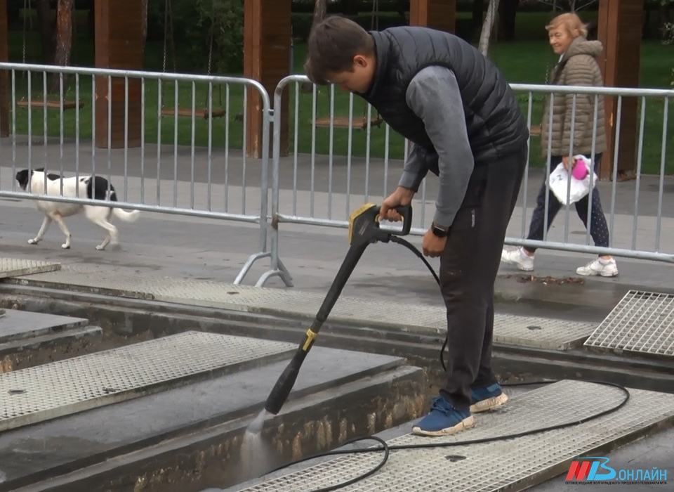 В Волгограде «сухой» фонтан на Центральной набережной законсервировали