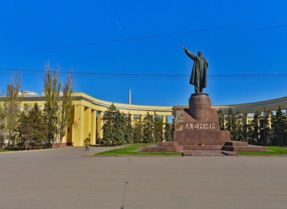 В Волгограде на площади Ленина раскопали братскую могилу
