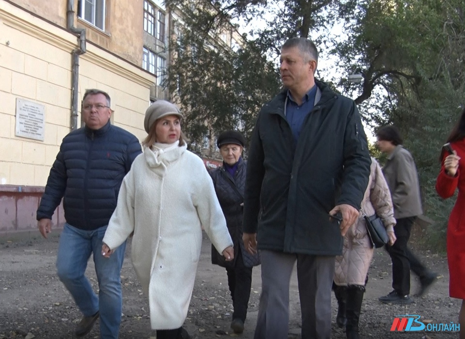 Депутаты Волгоградской городской Думы оценили ход работ по улице Дзержинского