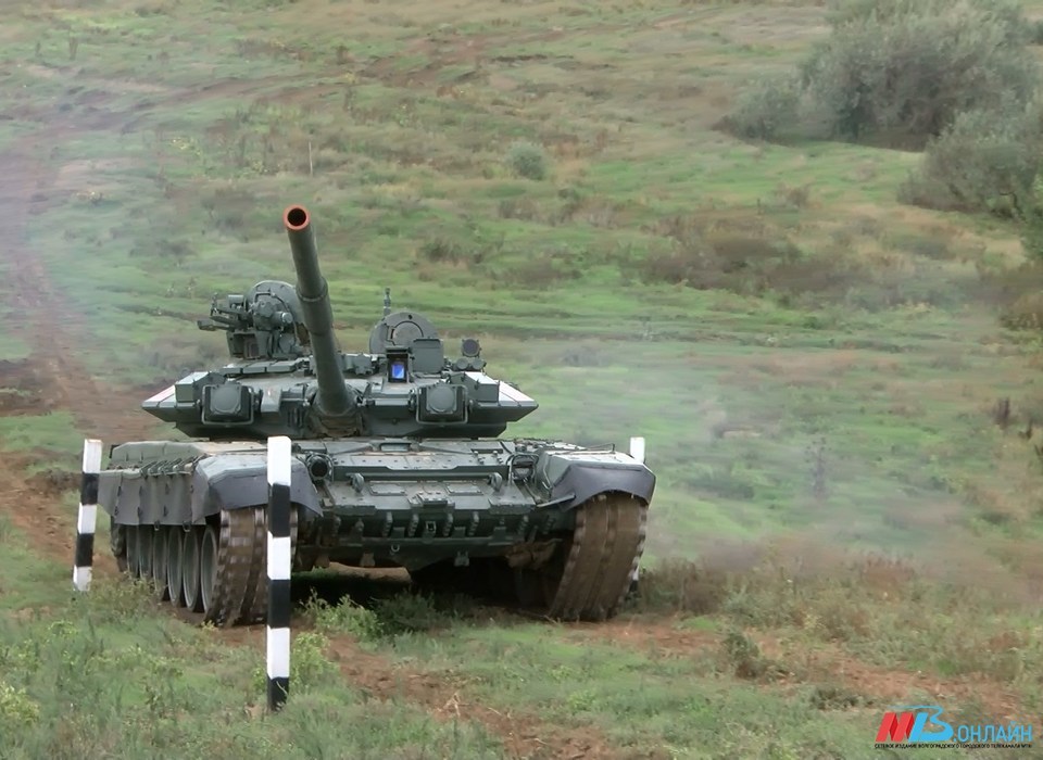 Мобилизованные танкисты ЮВО отрабатывают навыки ведения огня под Волгоградом