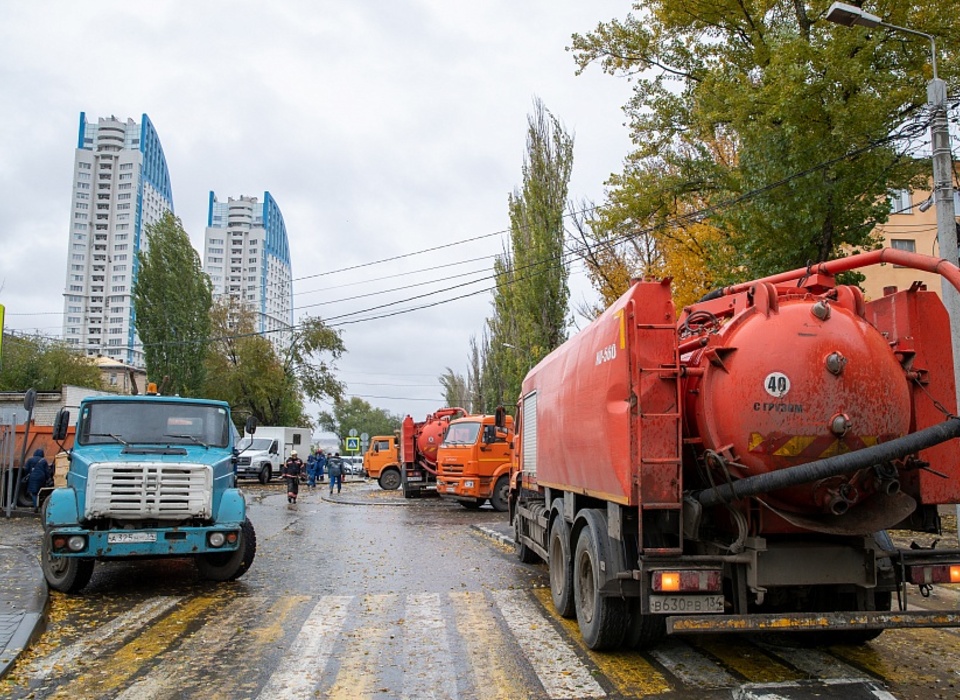 Подачу воды в двух районах Волгограда возобновят к вечеру 31 октября