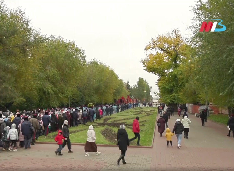 В Волгограде прошел крестный ход в честь Казанской иконы Божией Матери