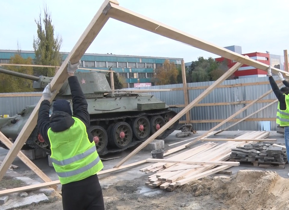 В Волгограде легендарный танк-памятник Т-34 готовят к покраске