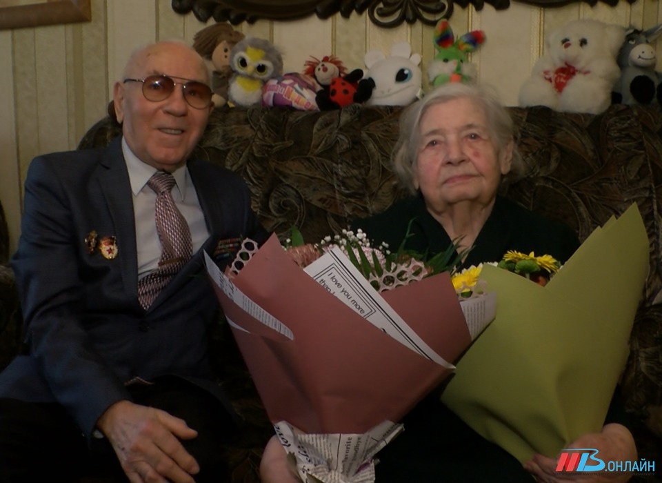 С 100-летием поздравили ветерана Великой Отечественной войны в Волгограде