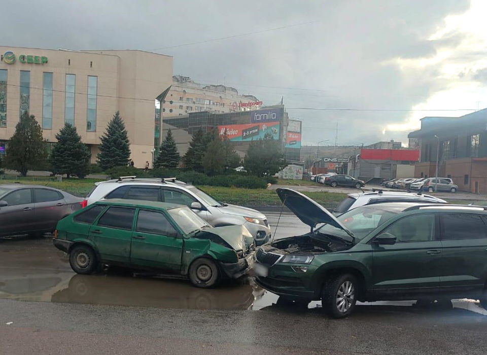 В ДТП на юге Волгограда пострадали три человека